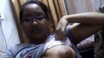 Nerdy Bangla Teen Playing A Tease Porn