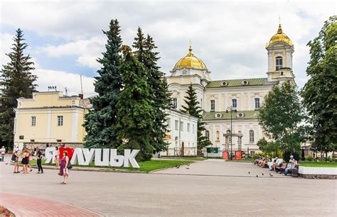 Що подивитися в Луцьку Цікаві місця, музеї, церкви | Шукайте на Discover.ua