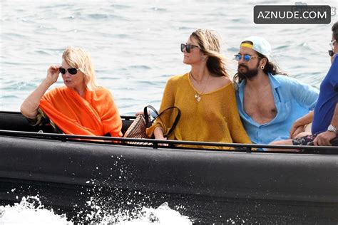 Heidi Klum Bares All In Nude Sardinia Beach Photos Aznude