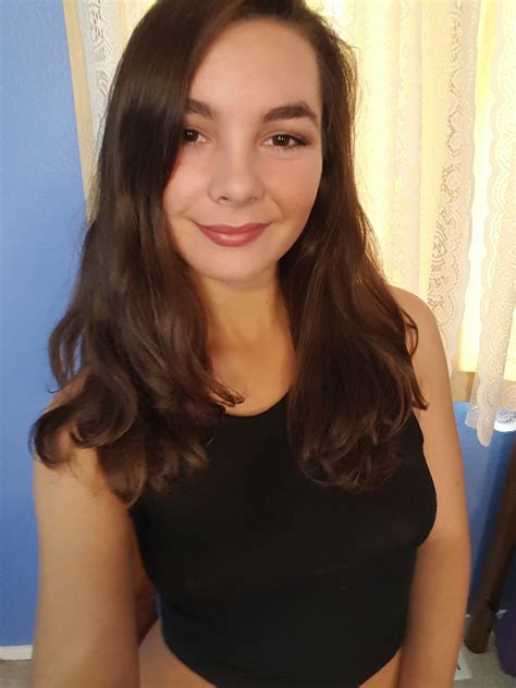 Picture Tagged With Brunette Camgirl Chaturbate Lexxy Fapcoholic