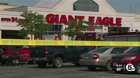 Man fatally shoots ex-wife while she works at Giant Eagle before killing himself