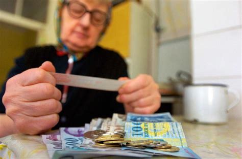 Mégiscsak Kaphatnak A Nyugdíjasok Idén úgy 70 80 Ezer Forintot Fekete