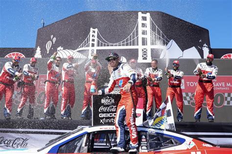 Kyle Larson claims another NASCAR Cup win at Sonoma - Los Angeles Times