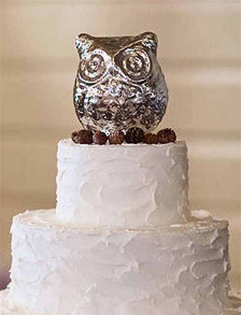 Wedding Cakes Going Naked This Spring