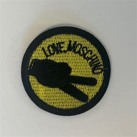 Écusson thermocollant love moschino 5 cm Idéal pour customiser vos