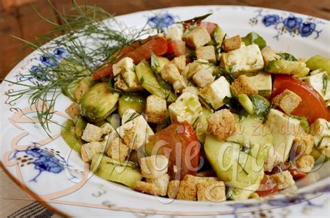 Salata Sa Kozjim Sirom I Avokadom