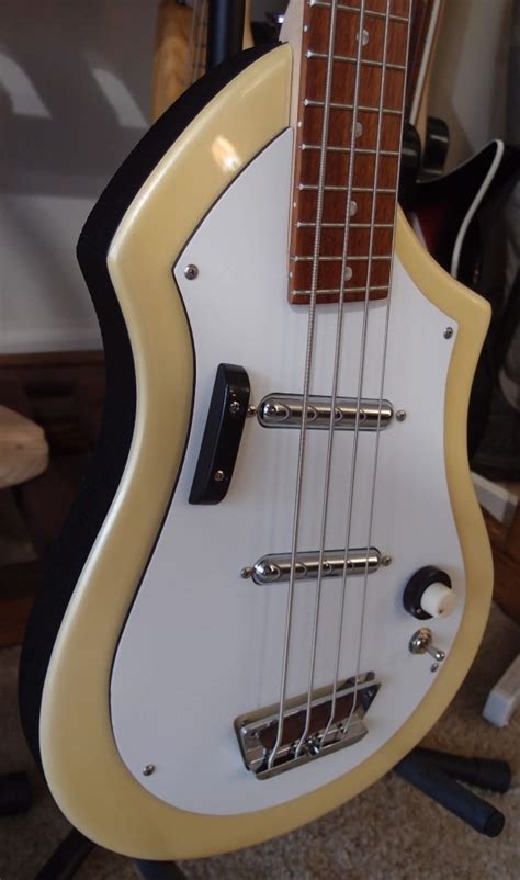 Audiovox Danelectro Style Bass Luthiery Laboratories