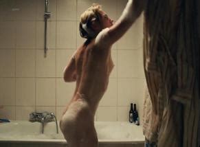 La Cigale Et La Fourmi Nude Scenes Aznude