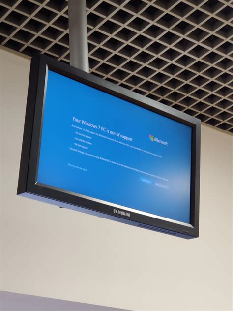 Birmingham airport clearly needs to update their systems. : r/PBSOD