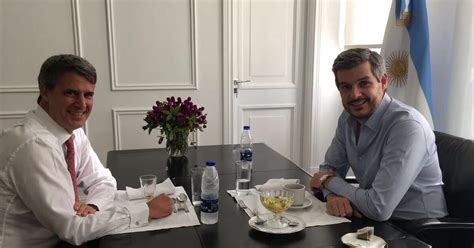 Prat Gay almorzó con Peña en medio de los rumores que lo mencionan como embajador en los EEUU