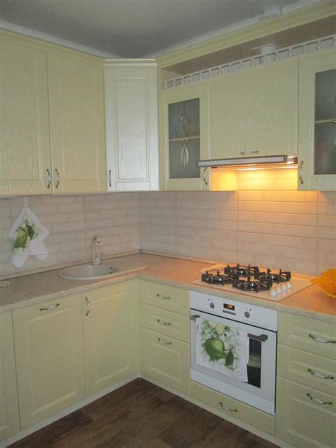 Дизайн кухни фисташкового цвета: реальные фото примеры