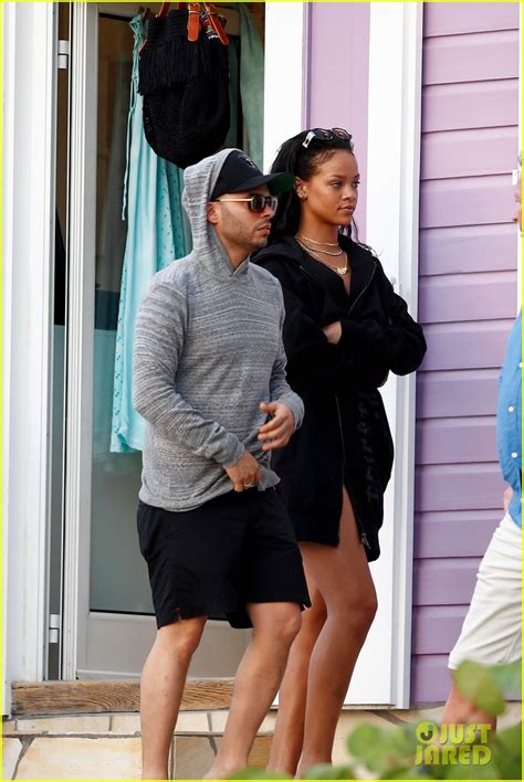 Rihanna Shows Off Her Amazing Bikini Body On Vacation Photo