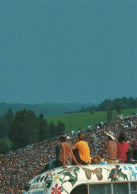 60 Rarely Seen Photographs Of Woodstock Artofit