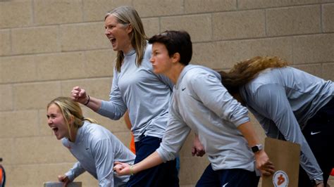 Hope Volleyball Gives Coach Becky Schmidt 500th Win With Resilient