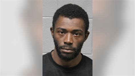 Chicago Man Arrested 40 Minutes After Allegedly Robbing Man Downtown