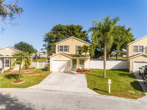 4656 Lakeside Cir, West Palm Beach, FL 33417 | MLS# RX-10691607 | Redfin