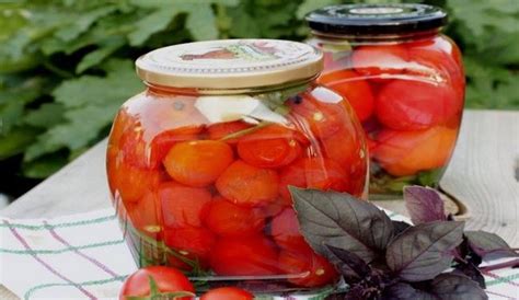 Помидоры с базиликом: 2 замечательных рецепта консервации.