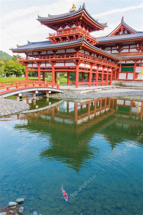 Byodo In Phoenix Hall Es Un Templo Budista En La Ciudad De Uji En La