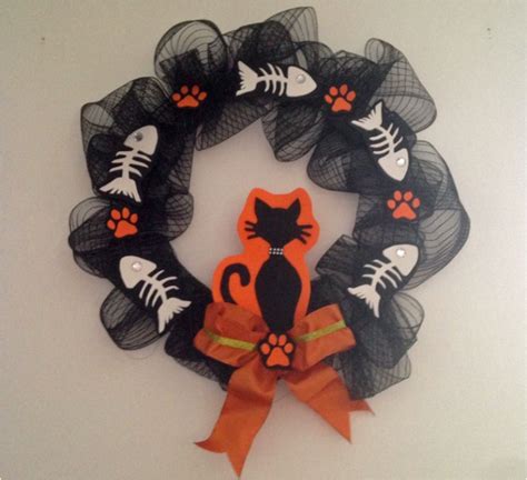 41 Scary Diy Wreaths To Complete The Halloween Decor Ritely