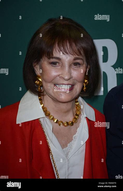 Gloria Vanderbilt Anderson Book Signing For The Rainbow Comes Goes Hi