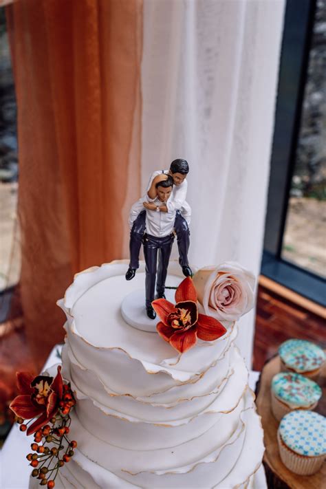 Ultimate List Of Wedding Cake Topper Ideas Stylish To Fun