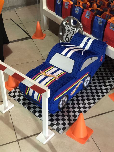 Pin By Rosita Valerin On Pinatas Hot Wheels Birthday Hot Wheels Party Hot Wheels Festa