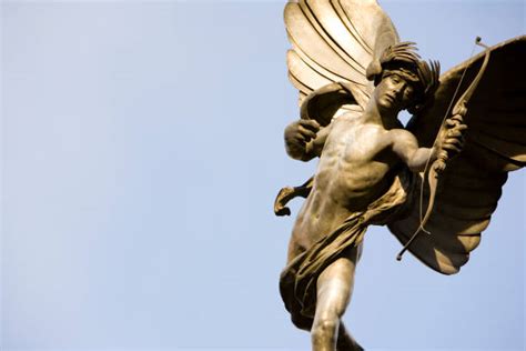2 500+ Statue Of Eros Photos, taleaux et images libre de droits - iStock