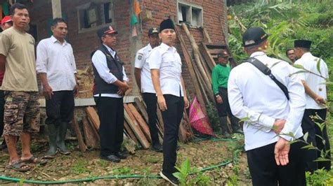 6 Rumah Warga Terdampak Tanah Gerak Di Watulimo Trenggalek Bupati Mas