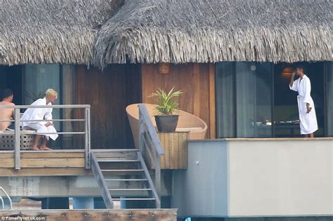 Katching My I Justin Bieber Goes Full Frontal Naked In Skinny Dipping Session In Bora Bora With