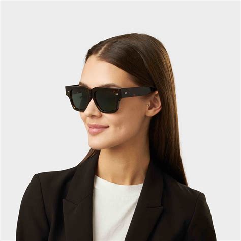 Mask sunglasses with green lenses: Tela | TBD Eyewear