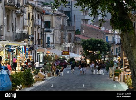 Italien Kalabrien Tropea Altstadt Bei Dämmerung Italy Calabria