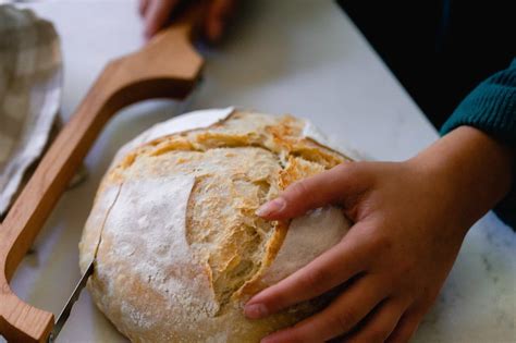 How To Cut Sourdough Bread For The Perfect Slice Farmhouse On Boone