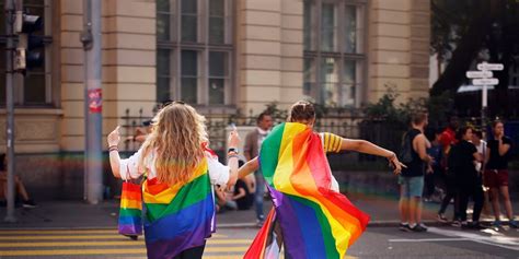 Igrejas pedem que sua liberdade seja preservada após Suíça aprovar casamento gay Guiame