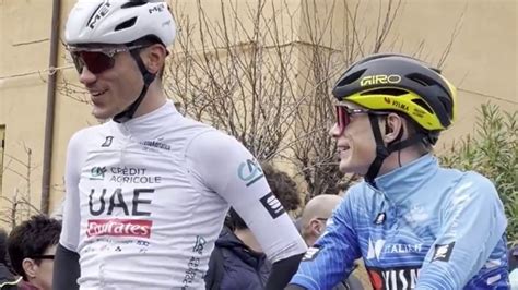 Tirreno Adriatico Jonas Vingegaard Blague Avec Juan Ayuso Au