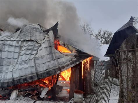 Foto Pompierii Au Intervenit Cu Autospeciale Pentru A Stinge Un