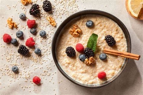 Quinoa en leche con frutos rojos de 445 Kcal Receta fácil en la app Avena