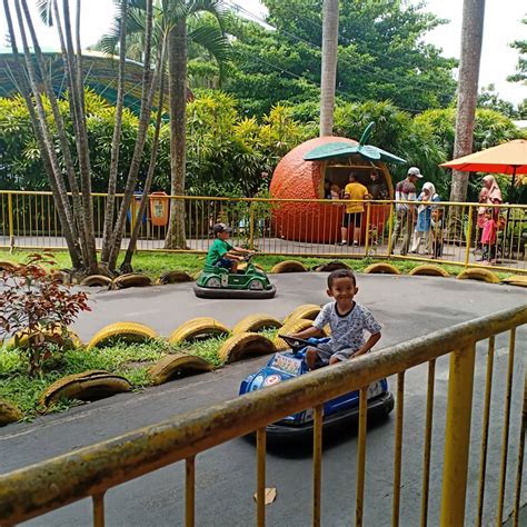 ajak anak anak menikmati dunianya  lebih bebas  bermain