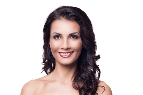 Premium Photo Beautiful Brunette With Naked Shoulders