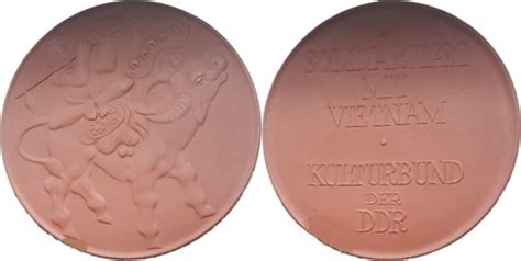 Meissen medal Solidarity with Vietnam República Democrática Alemana