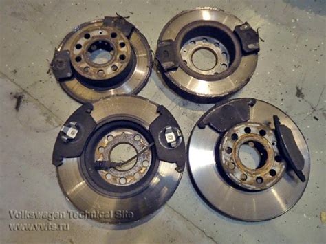 Замена тормозных дисков и колодок Фольксваген Гольф Плюс