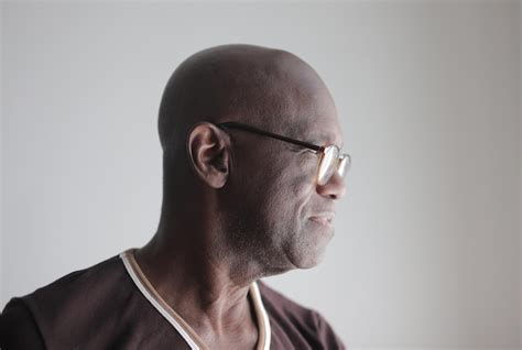 Profil Portrait D Un Homme Noir Mature Photo Gratuite