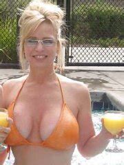 Red Hot Big Titted Russian Bathing Suit Chick ZB Porn