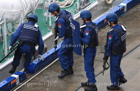 海上保安庁の特別警備隊によるテロ対策の公開訓練の写真素材 169120244 イメージマート