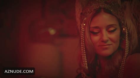 BELLA THORNE Nude AZNude