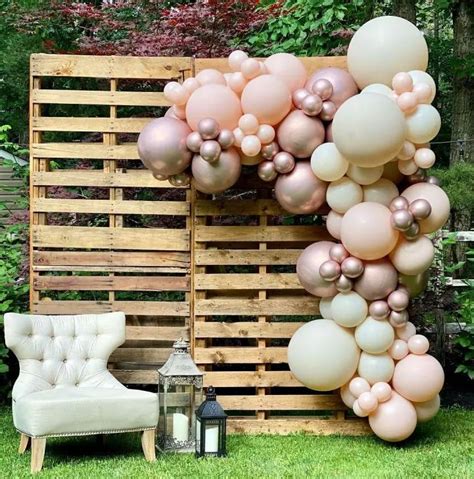 20 Wood Pallet Backdrop Ideas To Get Rustic Appeal Pallet Backdrop Graduation Party Backdrops