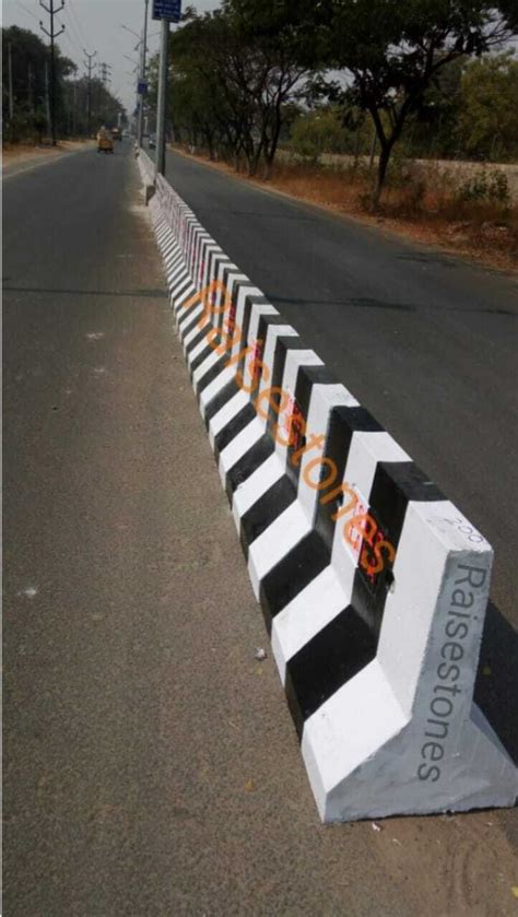cement road divider durable concrete barrier prevents head
