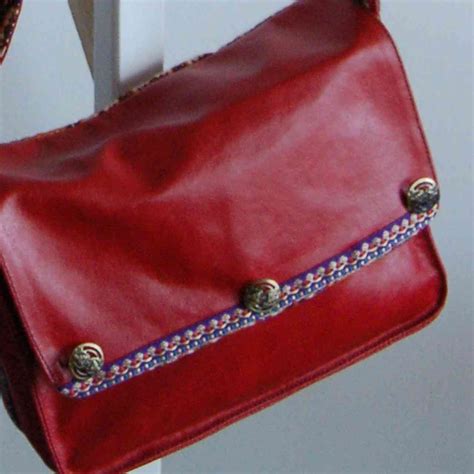 Sac à Main Bandoulière En Cuir Rouge Et Tissu Wax Ofileo