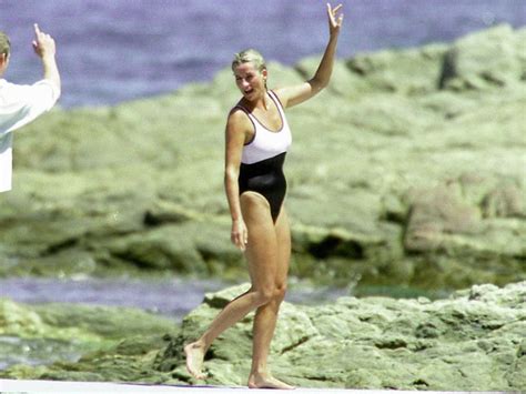 Hot Sexy Princess Diana Bikini Pics
