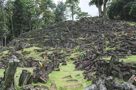 Rekomendasi Wisata 1000 Megalit Di Sulteng Dan Kisah Kejayaan Prabu