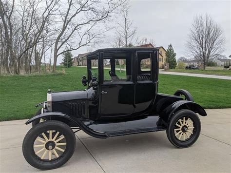 1917 Ford Model T Vintage Car Collector